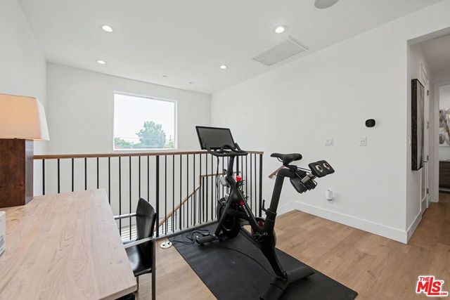 1207 N Commonwealth Avenue, Los Angeles, CA 90029