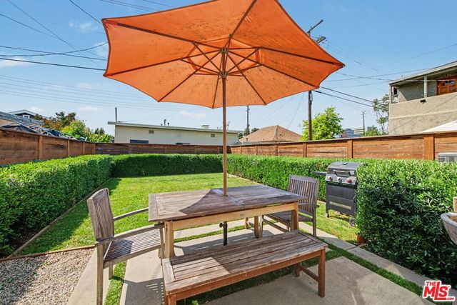 1207 N Commonwealth Avenue, Los Angeles, CA 90029