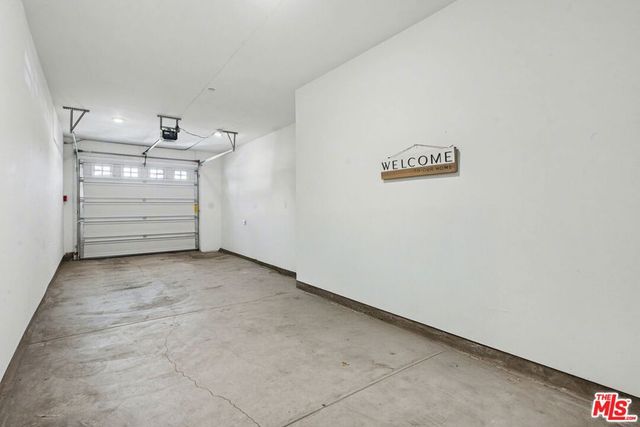 1207 N Commonwealth Avenue, Los Angeles, CA 90029
