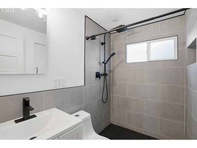 3712 O St, Vancouver, WA 98663