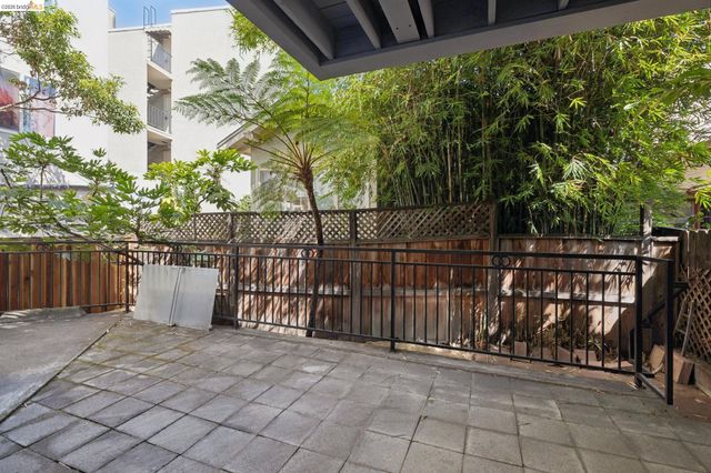 459 Stow Ave, Oakland, CA 94606