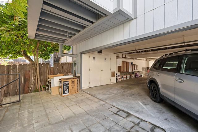 459 Stow Ave, Oakland, CA 94606