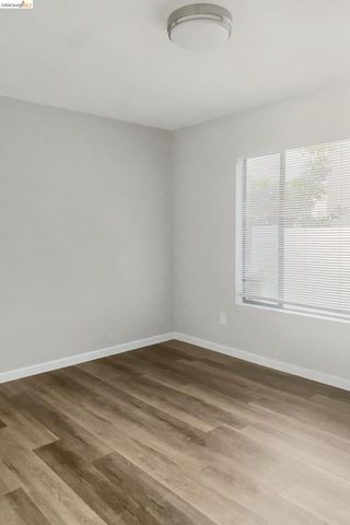 459 Stow Ave, Oakland, CA 94606