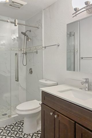 459 Stow Ave, Oakland, CA 94606