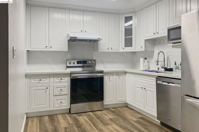 459 Stow Ave, Oakland, CA 94606