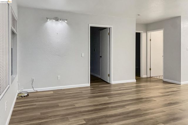 459 Stow Ave, Oakland, CA 94606