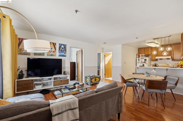 459 Stow Ave, Oakland, CA 94606