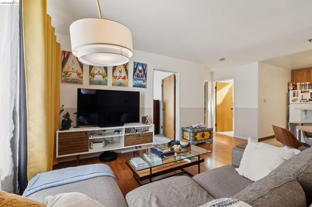 459 Stow Ave, Oakland, CA 94606
