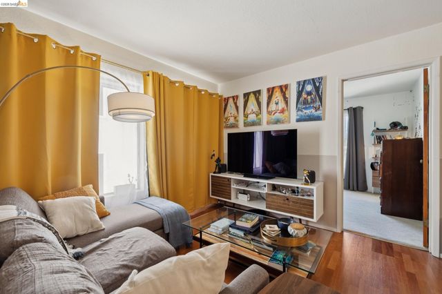 459 Stow Ave, Oakland, CA 94606