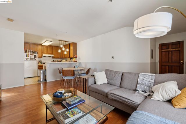 459 Stow Ave, Oakland, CA 94606