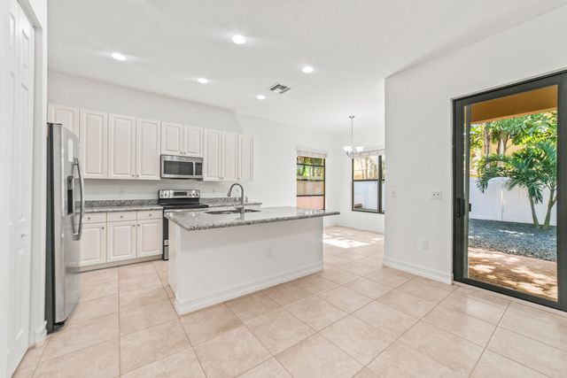 8086 Rainforest Jasper Lane, Delray Beach, FL 33446