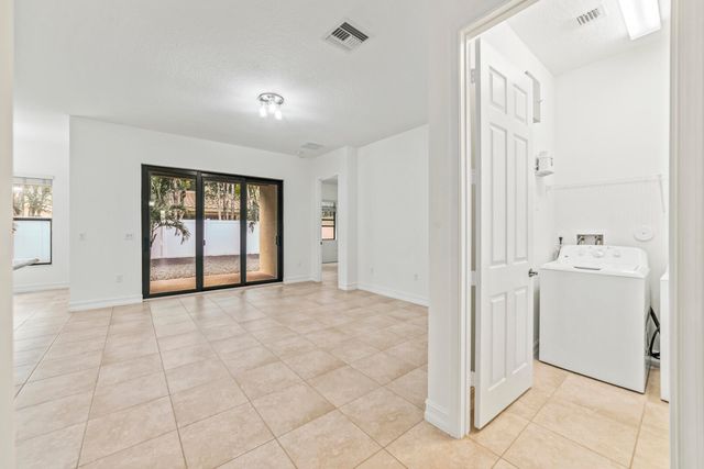 8086 Rainforest Jasper Lane, Delray Beach, FL 33446