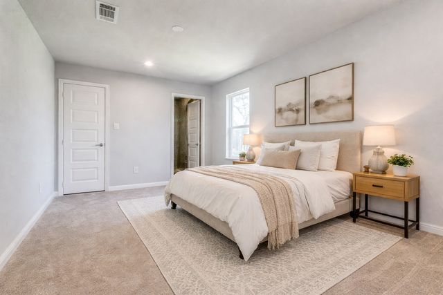 2627 Sharon Street, Dallas, TX 75211