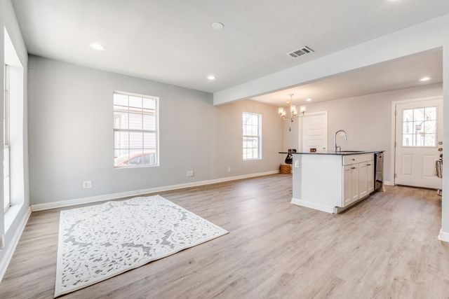 2627 Sharon Street, Dallas, TX 75211