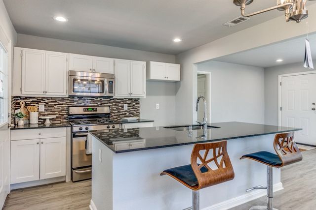 2627 Sharon Street, Dallas, TX 75211