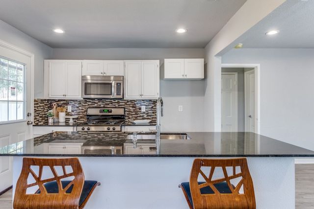 2627 Sharon Street, Dallas, TX 75211