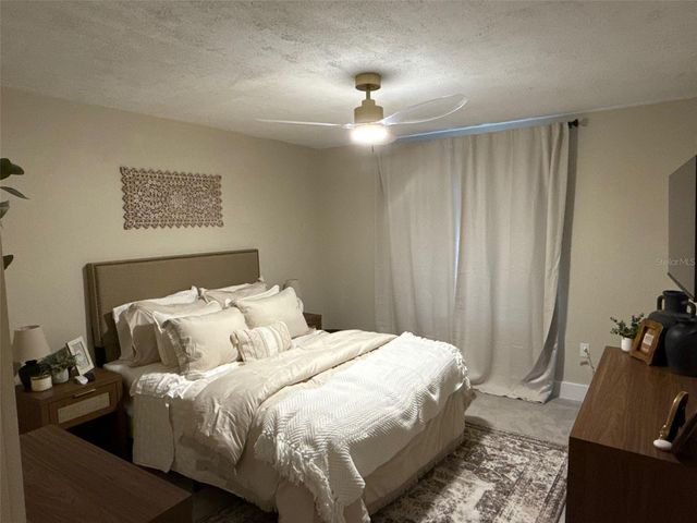 6206 GREENLEAF LANE, Tampa, FL 33617