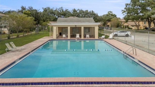 6206 GREENLEAF LANE, Tampa, FL 33617