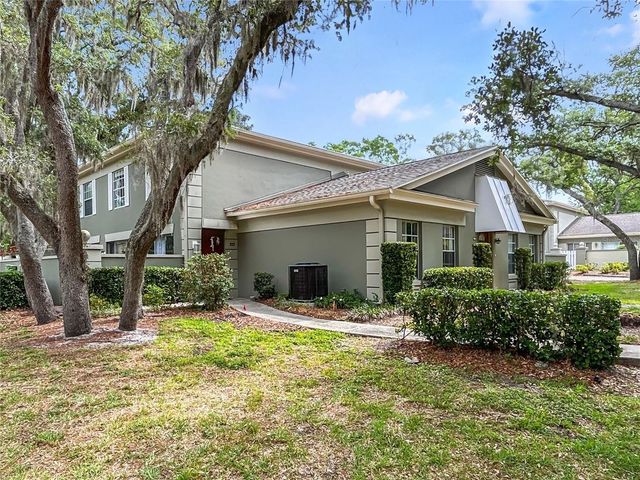 6206 GREENLEAF LANE, Tampa, FL 33617
