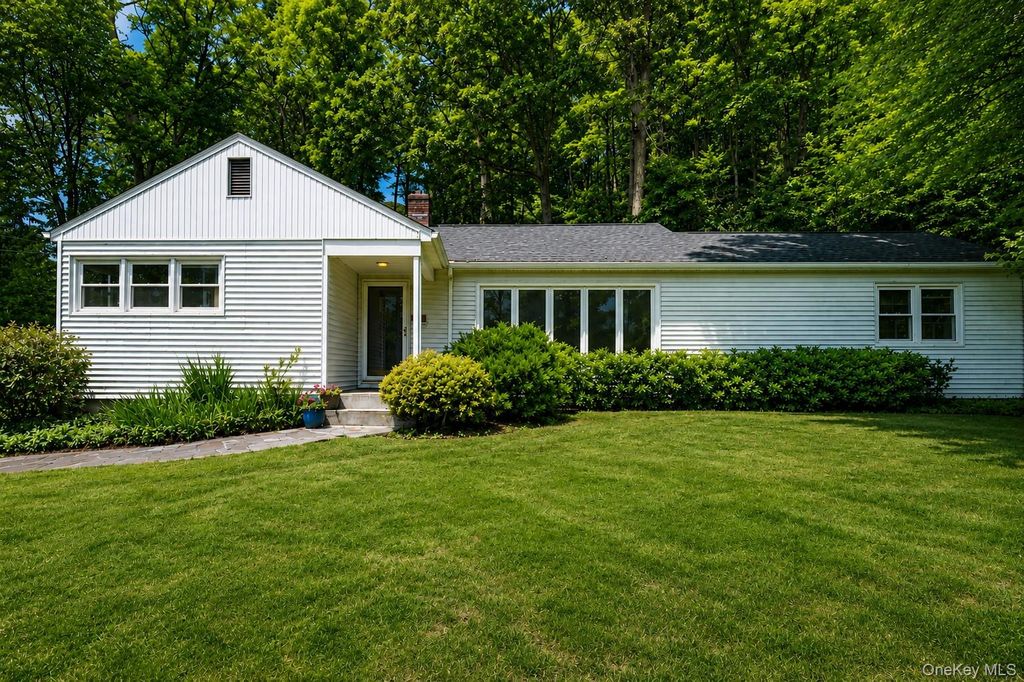 136 Pound Ridge Road, Bedford, NY 10506 — photo 2
