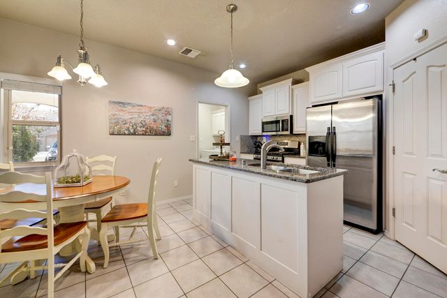 6908 Papaya Street NE, Albuquerque, NM 87109