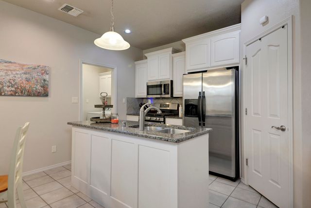 6908 Papaya Street NE, Albuquerque, NM 87109