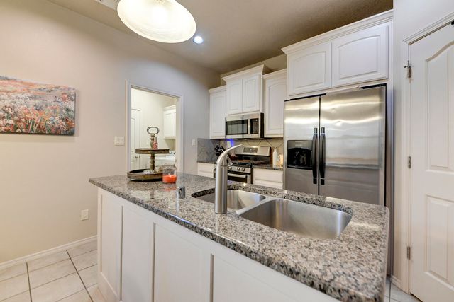 6908 Papaya Street NE, Albuquerque, NM 87109