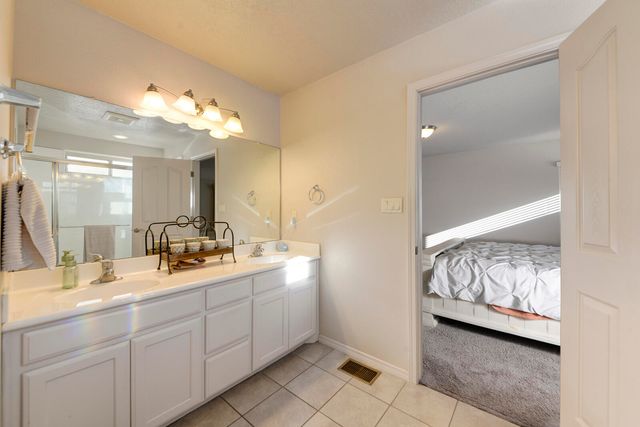 6908 Papaya Street NE, Albuquerque, NM 87109