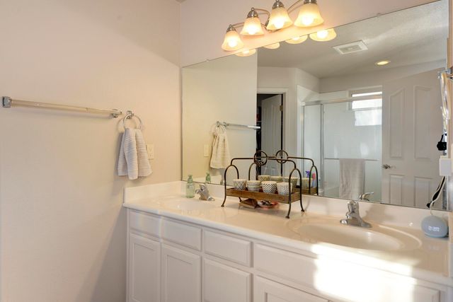 6908 Papaya Street NE, Albuquerque, NM 87109