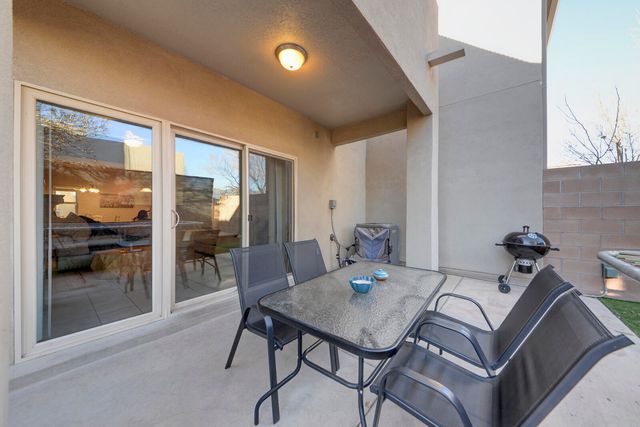 6908 Papaya Street NE, Albuquerque, NM 87109