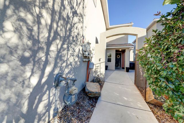 6908 Papaya Street NE, Albuquerque, NM 87109