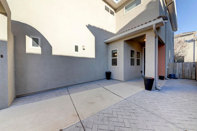 6908 Papaya Street NE, Albuquerque, NM 87109