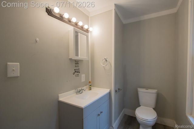 20500 McKishnie Street, Clinton Charter Township, MI 48035