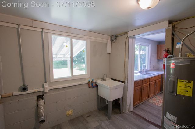 20500 McKishnie Street, Clinton Charter Township, MI 48035
