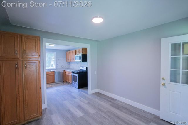 20500 McKishnie Street, Clinton Charter Township, MI 48035