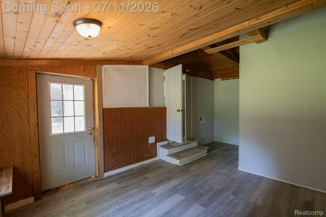 20500 McKishnie Street, Clinton Charter Township, MI 48035