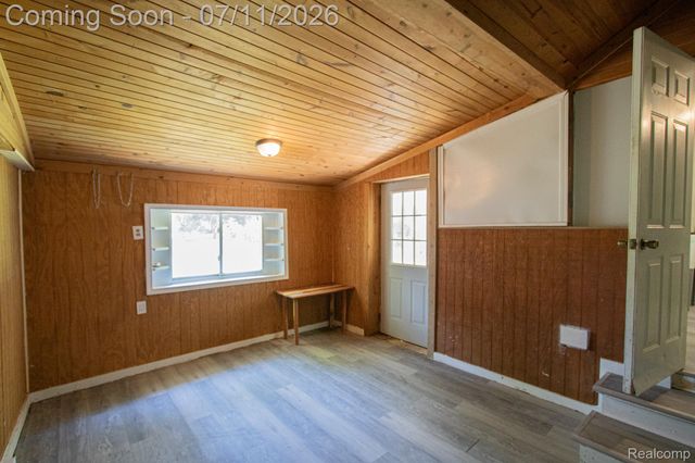 20500 McKishnie Street, Clinton Charter Township, MI 48035