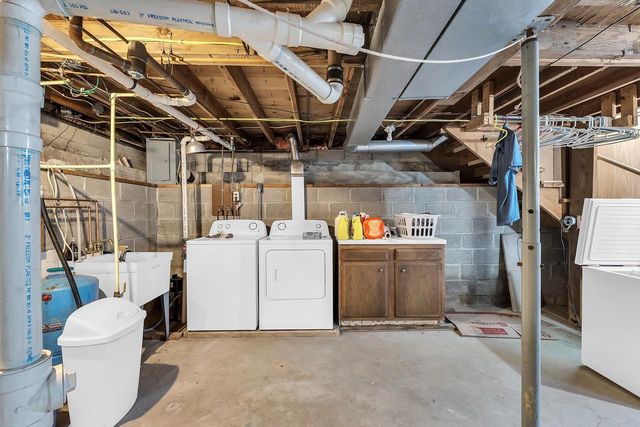 4226 Maple DRIVE, Delavan, WI 53115