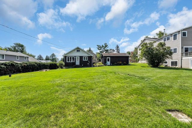 4226 Maple DRIVE, Delavan, WI 53115