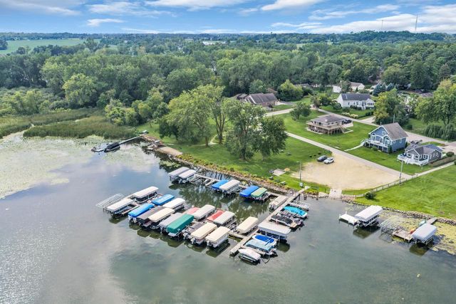 4226 Maple DRIVE, Delavan, WI 53115