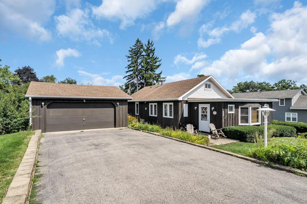 4226 Maple DRIVE, Delavan, WI 53115