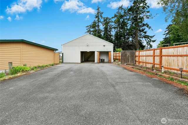 801 Walker Avenue, Oak Harbor, WA 98277
