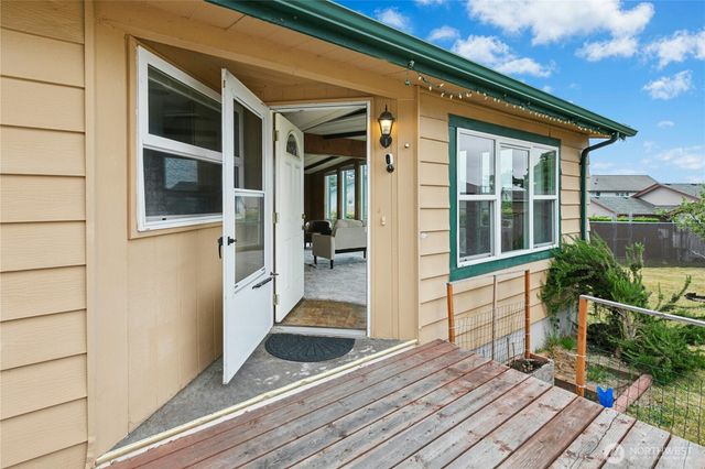 801 Walker Avenue, Oak Harbor, WA 98277