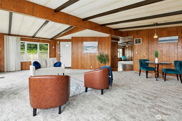 801 Walker Avenue, Oak Harbor, WA 98277
