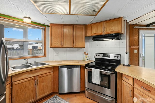 801 Walker Avenue, Oak Harbor, WA 98277