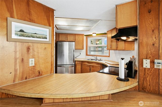 801 Walker Avenue, Oak Harbor, WA 98277