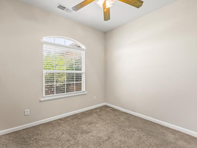 6249 W Dovewood Lane, Fresno, CA 93723