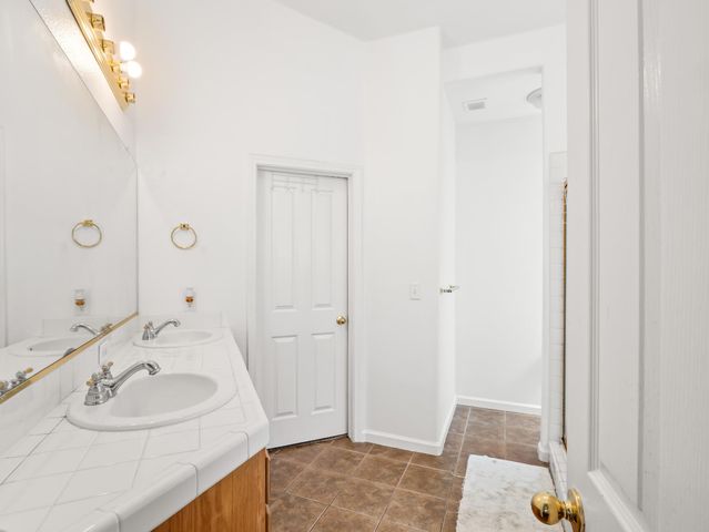 6249 W Dovewood Lane, Fresno, CA 93723