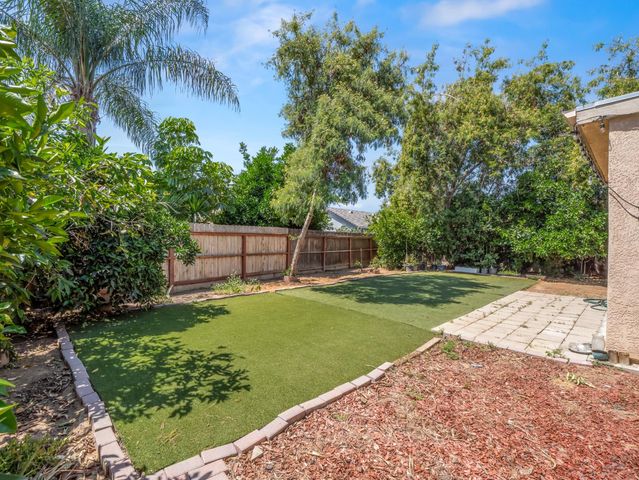 6249 W Dovewood Lane, Fresno, CA 93723