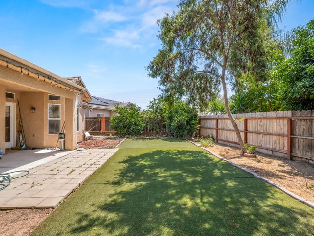 6249 W Dovewood Lane, Fresno, CA 93723